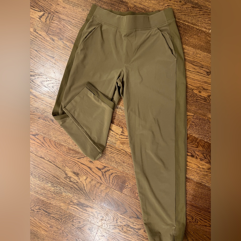 Athleta Brooklyn midrise green pant